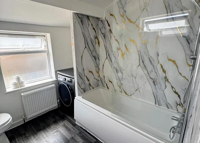 Spacious Private - 9 Minutes From Habitación en casa particular Bristol