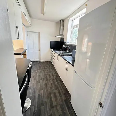 民宿 Spacious Private - 9 Minutes From *